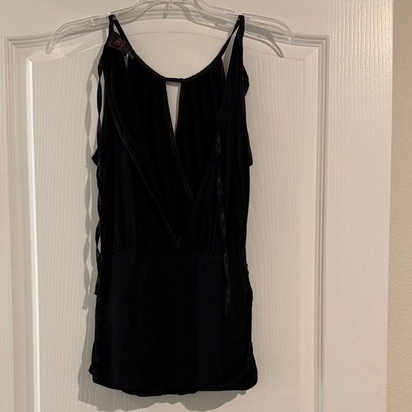 2B Bebe Black Top, sleeveless size small - Picture 3 of 12